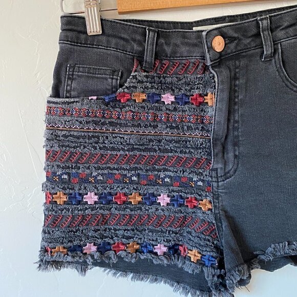 TopShop Moto Embroidered Raw Hem Black Jean Shorts - Picture 2 of 6